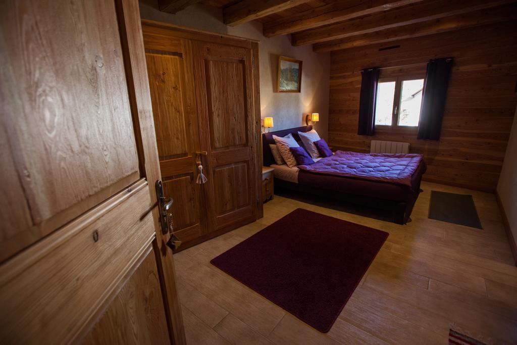 Le Bacchu Ber Bed & Breakfast Briancon  Exterior photo